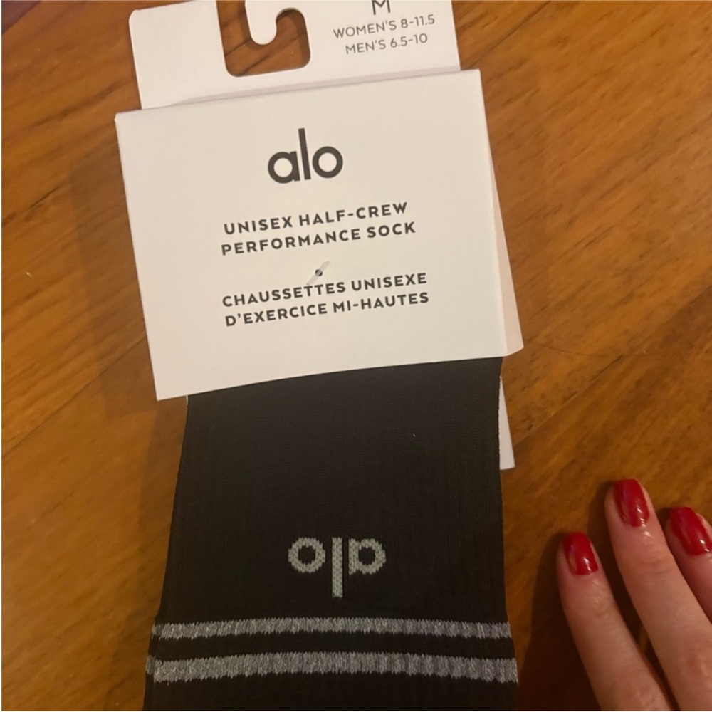 NWT ALO Yoga Black and Gray Unisex Half-Crew Socks